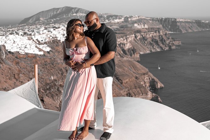 Santorini: Customized Private Photoshoot Walk in Oia - Crowd Control, Wind, and the Reality of Sunset Season