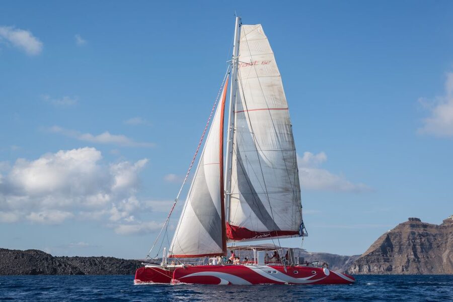 Santorini: Dream Catcher 5-hour Sailing Trip in the Caldera - Volcanic islands and Aspronisi on the return loop