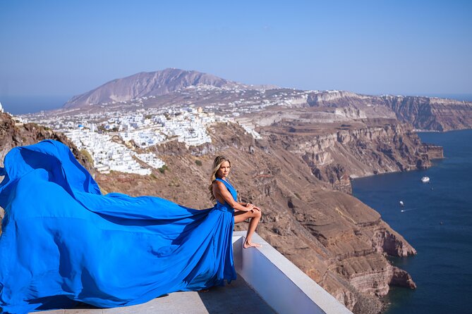 Santorini Flying Dress Photo Session Experience - Meet at the Imerovigli roadside, then let the assistant handle the changes