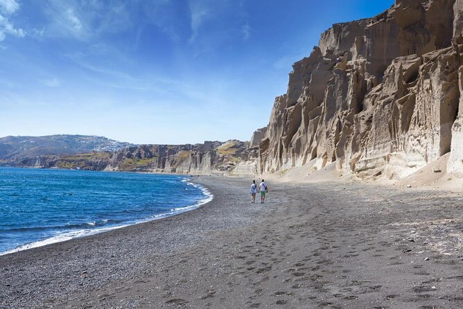 Santorini Guided Sea Kayaking with Light Lunch and Pick-up Option - From Mesa Pigadia to Volcanic Beaches: the core idea