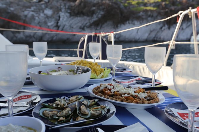 Santorini Half Day Catamaran Private Cruise incl. Meal, Drinks & Free Transport - Should you book this private Santorini catamaran cruise?