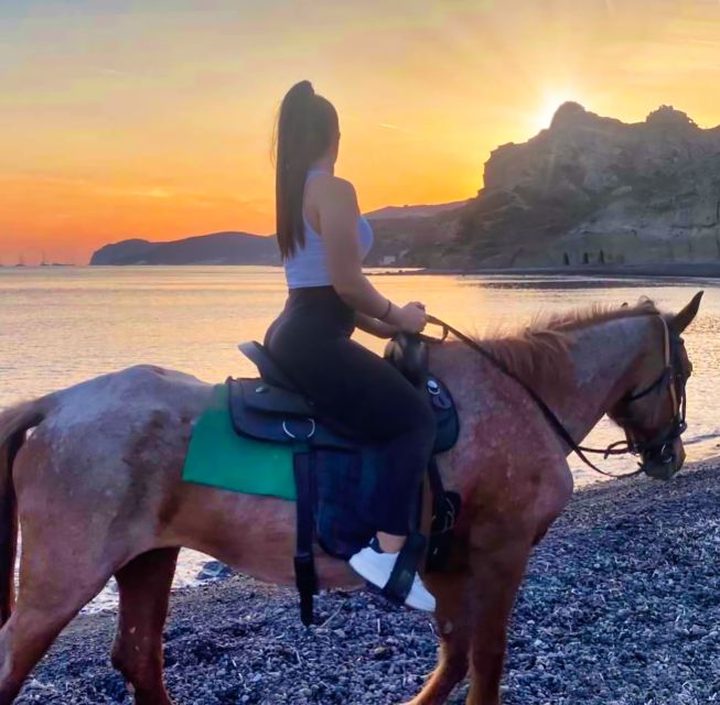 Santorini: Horseback Riding Tour on the Beach - Guides, horses, and safety on a small-group tour