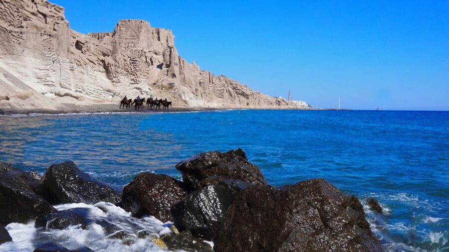 Santorini: Horseback Riding Tour on the Beach - What to wear, plus who should skip this ride