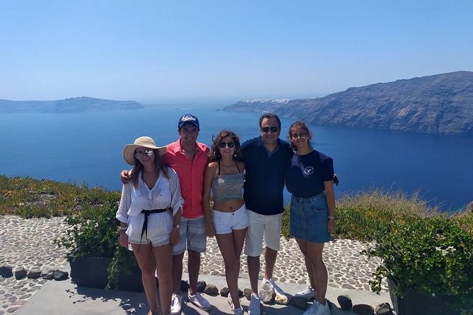 Santorini in 5 hours: Oia, Traditional Villages & Black Beach - Getting there: Cable car logistics and the meeting point