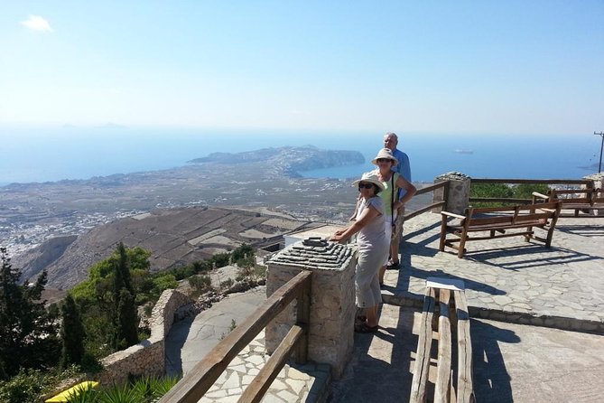Santorini Island Private Custom Tour in Half or Full Day - Stops 2 and 3: Oia at sunset and Imerovigli for calmer caldera views