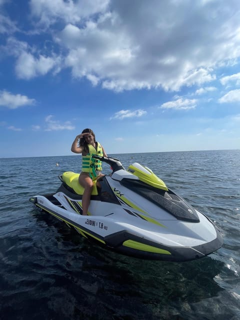 Santorini: Jet Ski Rental Perissa, Perivolos & St George - Yamaha VXS SPORT 130HP on Santorini’s south coast