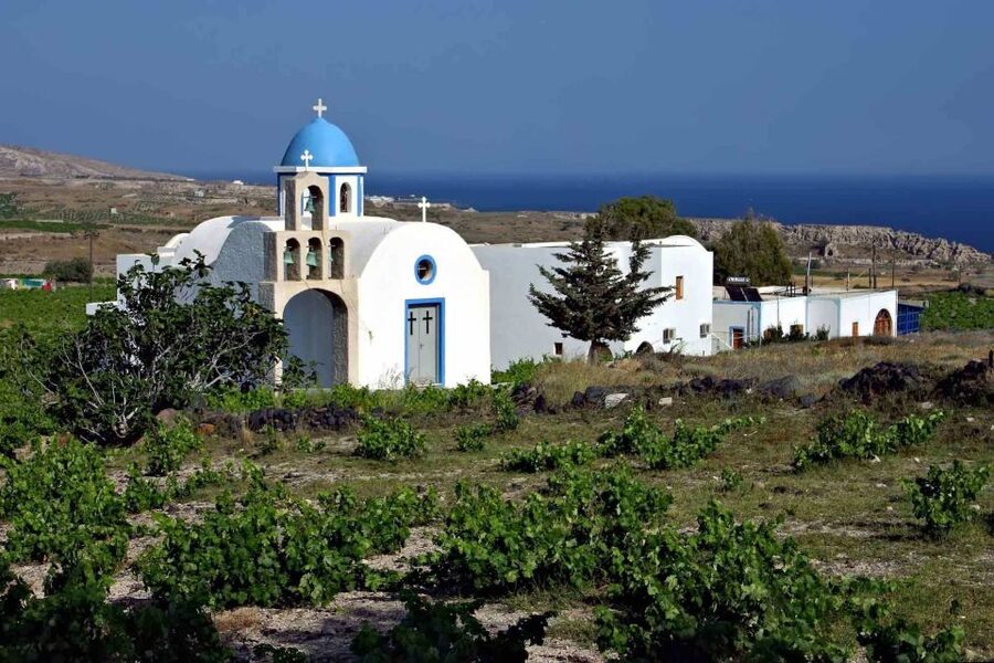 Santorini: Mesa Gonia, Pyrgos and Oia Tour - Should you book the Mesa Gonia, Pyrgos and Oia Tour?