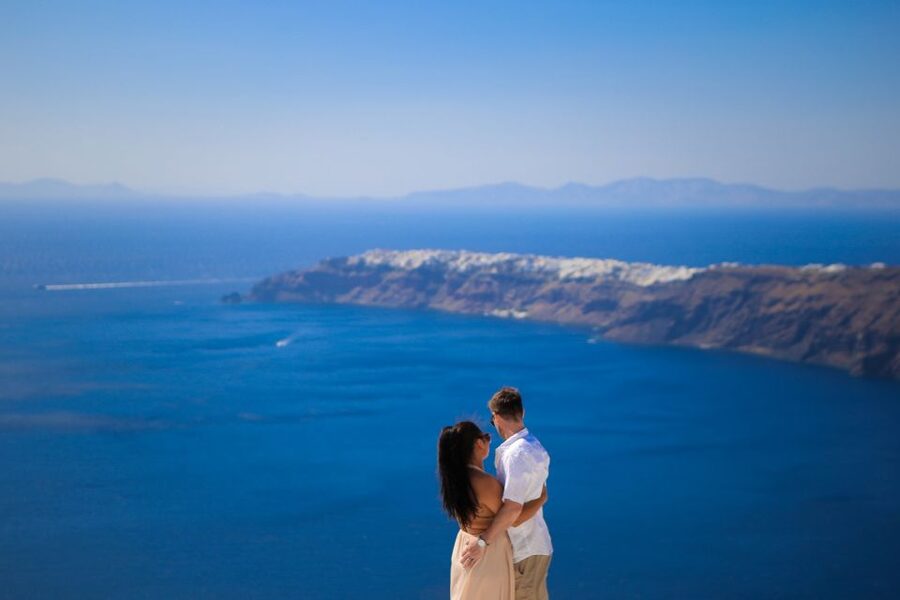 Santorini: Photo Shoot with a Private Vacation Photographer - The photos afterward: edited images and a password protected gallery in 5 working days