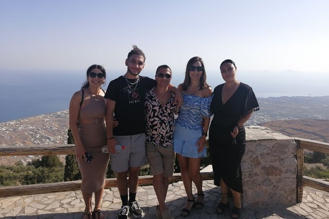 Santorini Private 5-Hour Tour with Local Guide & Sunset in Oia - Oia for sunset: white lanes, blue domes, and 1.5 hours to wander