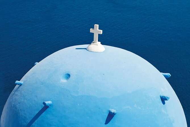 Santorini Private Transfers | Airport, Port & Beyond - The car and the luggage limits, what fits and what might not