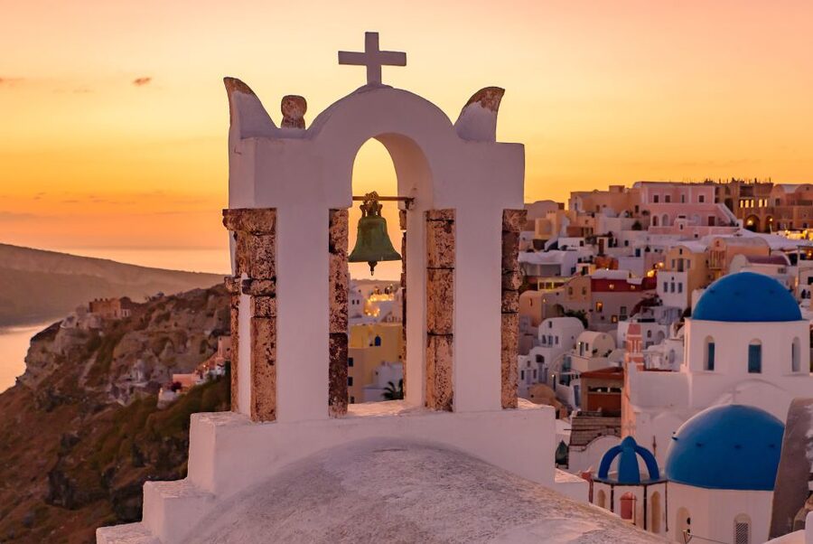 Santorini: Romantic Sunset Caldera Cruise with Dinner - The King Thiras Cruise: Why the Caldera Views Feel Instant