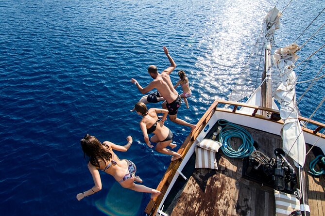 Santorini Sunset Dinner Cruise Including Nea Kameni Visit - The 13:30 Start and Hotel Pickup: Plan for a Longer Day