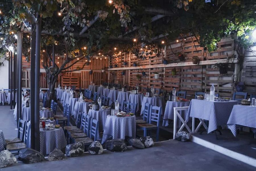 Santorini: The Greek Wedding Show Entry Tickets - Finding The White Door Theatro, and what happens before the show