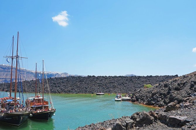 Santorini Volcanic Islands Cruise: Volcano, Hot Springs and Thirassia - Why this Santorini volcano cruise makes sense