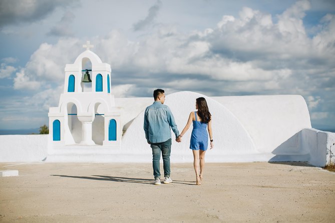 Santorini Walking Tour with a Personal Photographer - How This Private Santorini Photo Shoot Works (and why it feels different)