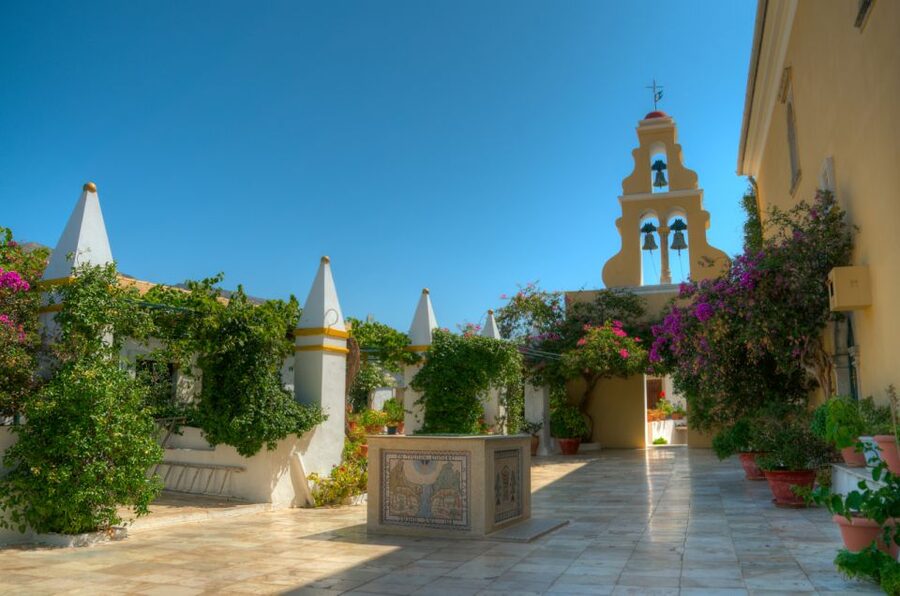 Saranda: Corfu Town and Palaiokastritsa Day Trip with Cruise - From Saranda to Corfu: the day starts fast, so plan smart