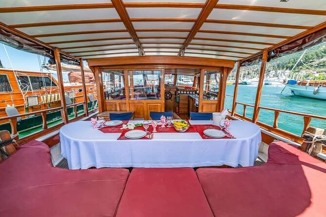SEMIPRIVATE GALATEA tour Antiparos-Blulagoon-Despotiko-FREE DRINK - Settling Into Galatea: Room to Breathe on an Old Wooden Boat