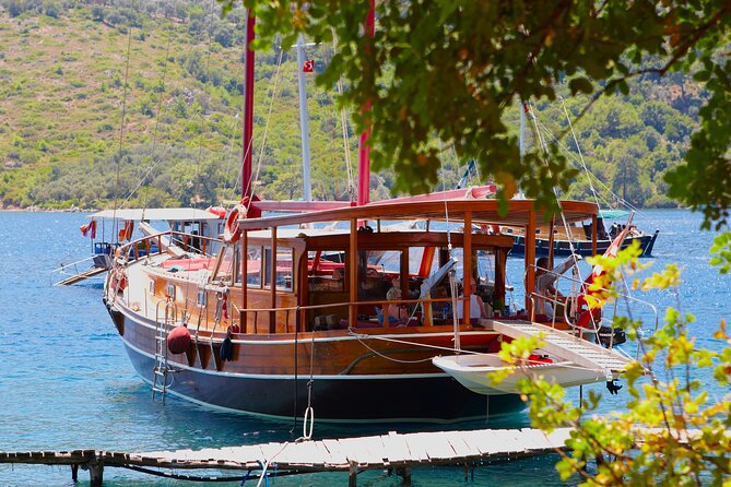 SEMIPRIVATE GALATEA tour Antiparos-Blulagoon-Despotiko-FREE DRINK - Meeting at Athenian Yachts in Piso Livadi