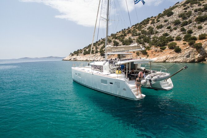 Shared Catamaran All inclusive-Day Cruise to Naxos or Paros - A 10:00 Departure With a 7-Hour Ocean Rhythm