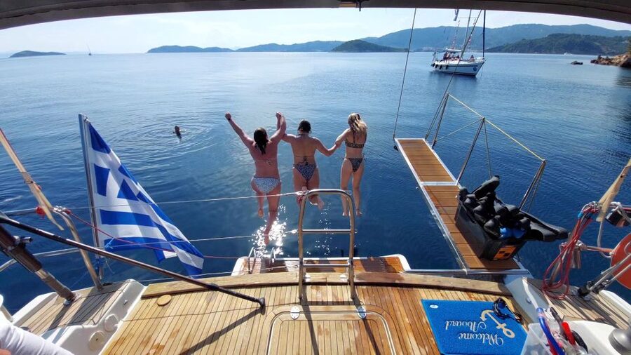 Skiathos: Full-Day Sailing Cruise with Lunch - Kastani Beach and the Mamma Mia connection you will recognize