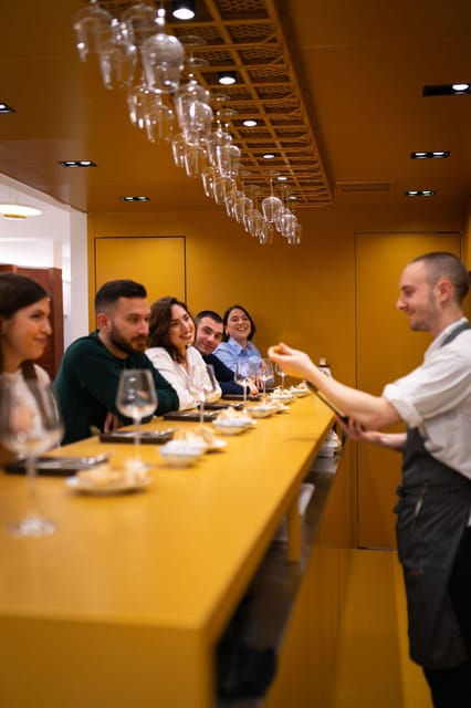 Symphony of Flavors - Olive Oil & Food Pairing at Corfu Town - The olive oil tasting: learning to spot good oil (not just drink it)