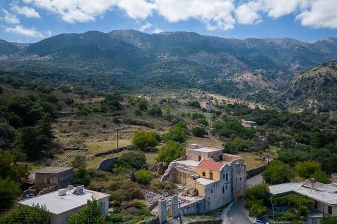 The 7 Villages of Apokoronas Tour – Explore East Chania Mainland - The guides make or break the day: humor, stories, and small local details
