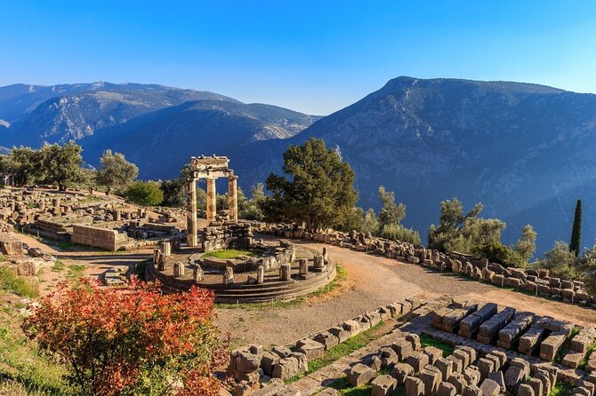 Thermopylae and Delphi Private Full-Day Tour from Athens - Leonidas Monument to Thermopylae Museum: First Stop Context