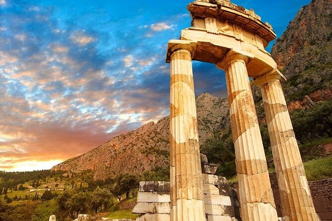 Thermopylae The battle of the 300 Spartans & Delphi Day Tour - Arachova lunch and shopping: a mountain village reset