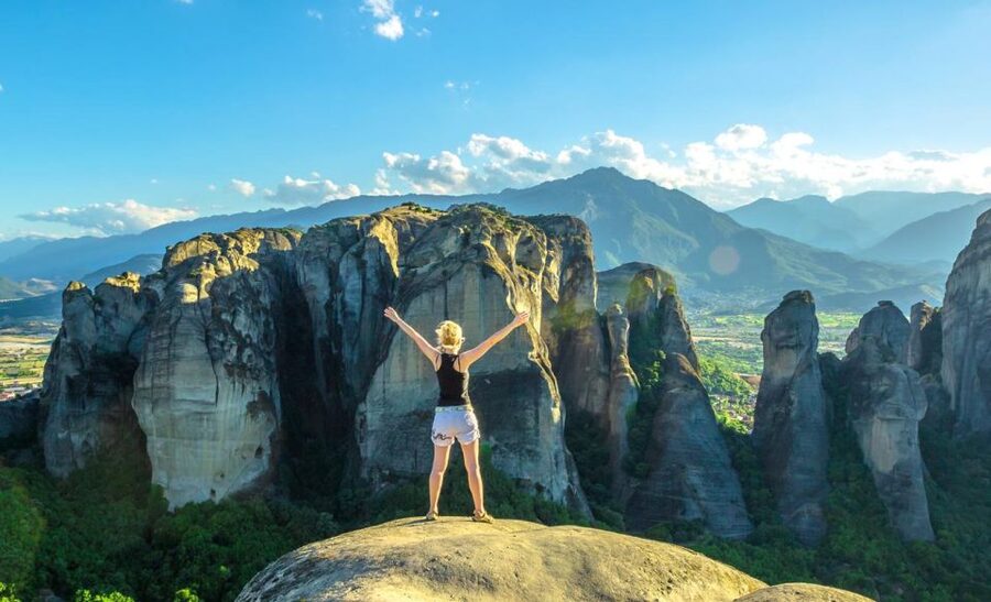 Thessaloniki: Full-Day Bus Trip to Meteora - Guides and timing: what makes the day feel smooth