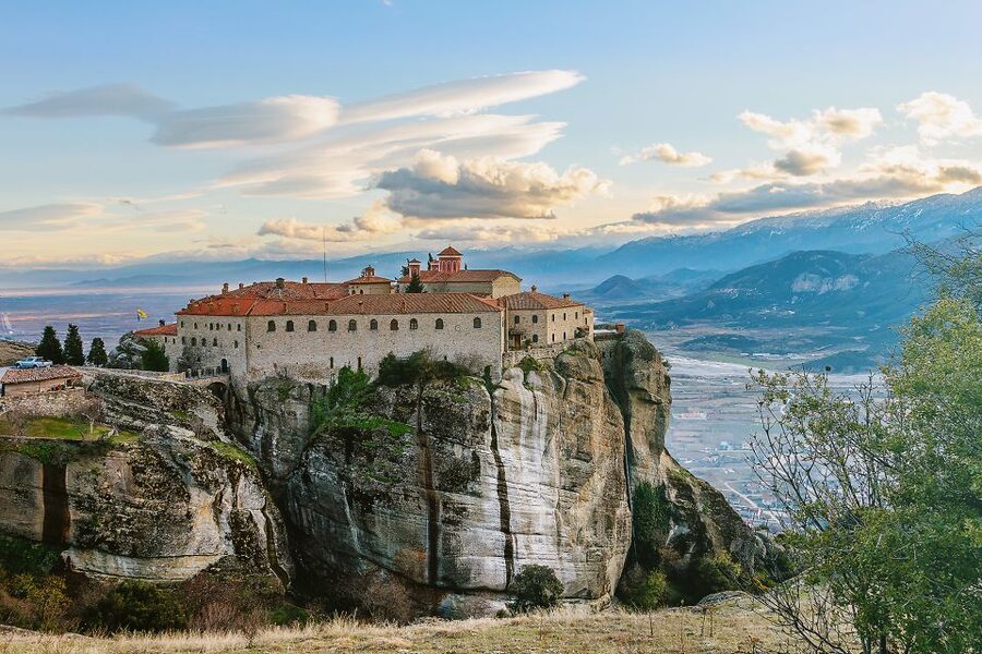 Thessaloniki: Full-Day Bus Trip to Meteora - Meteora in real life: why these monasteries feel impossible