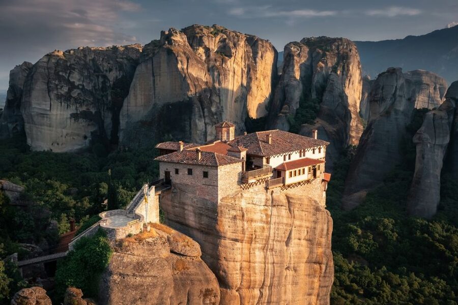 Thessaloniki : Meteora Full-Day Bus Trip with Local Guide - Should you book this Thessaloniki to Meteora bus trip?