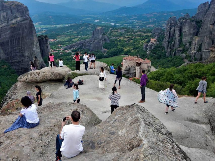 Thessaloniki : Meteora Full-Day Bus Trip with Local Guide - Comfort, height, and dress code: the stuff that can make or break the day