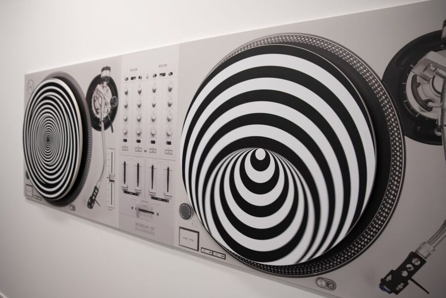 Thessaloniki: Museum of Illusions Admission Ticket - Who should book this in Thessaloniki, and who might skip it