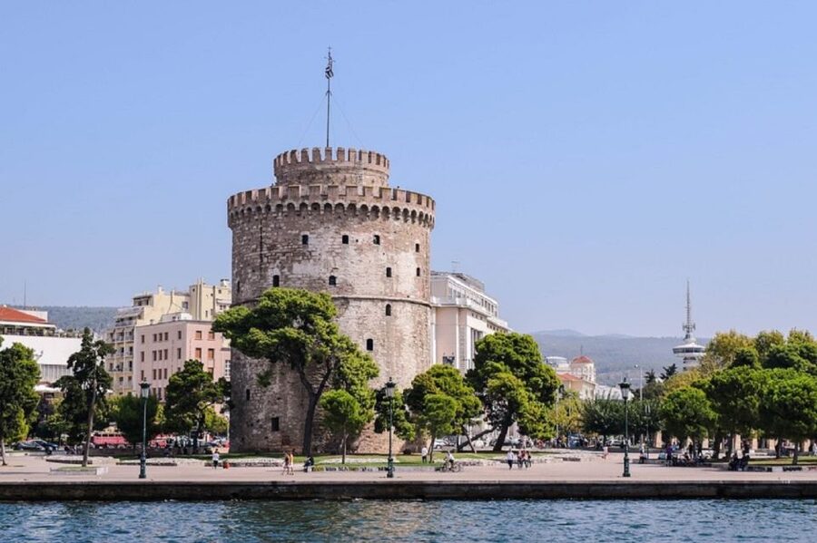 Thessaloniki: Walking Tour - White Tower orientation stop: why this start works