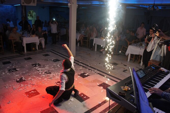 Traditional Greek Night live Music & Dinner Show in Santorini - The schedule that keeps you from waiting around