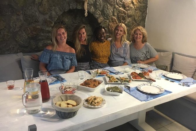 Traditional Lunch or Dinner with Drinks in Mykonos - Wine and Cretan raki brandy: the included drinks can make or break the mood