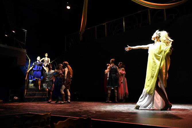 Troy Dinner-Show - Who should book Troy, and who may want Spectacular instead