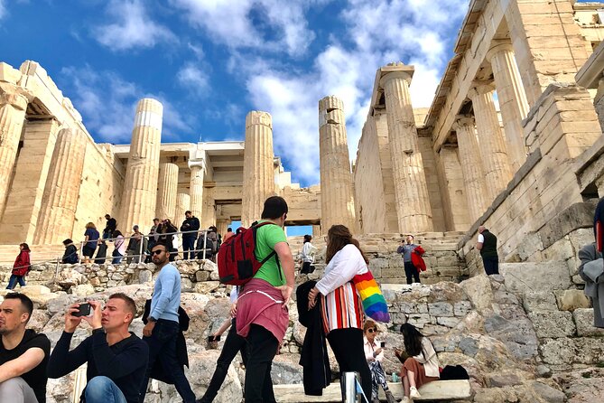 Visit of the Acropolis with an official guide in Spanish - The 8:30 meeting point and why arriving ready matters