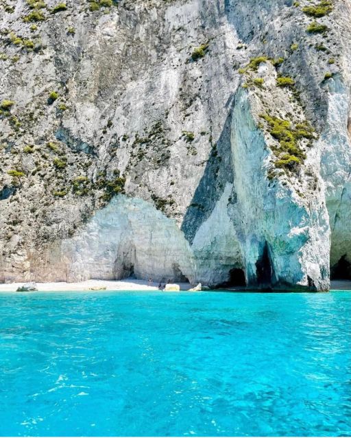 Zakynthos: Boat Rental - The 15-minute speedboat run toward the Ionian Islands