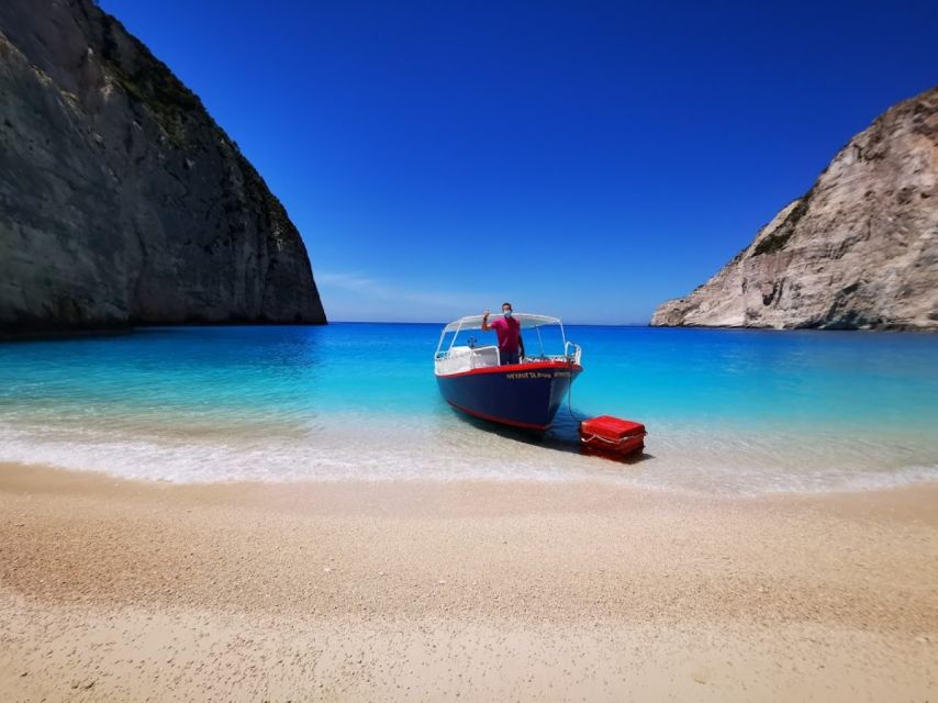 Zakynthos: early morning Shipwreck,Blue Caves and view point - Pickup to Porto Vromi: how the van ride sets the mood