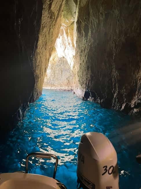 Zakynthos: Laganas Bay, Myzithres & Turtles Speedboat Tour - National Marine Park photo stop: a short pause with context
