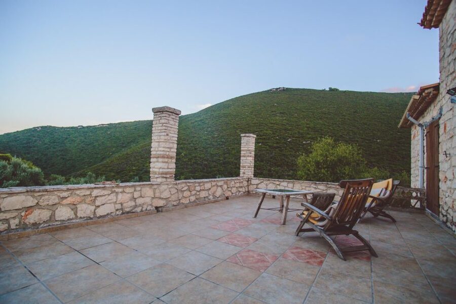 Zakynthos: Vineyard & Winery Tour with Local Winemaker - The Tasting: Six Wines Paired with Local Snacks