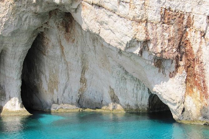 Zante Cruise to Blue Caves & Shipwreck Beach Photo stop - The Boat Ride Experience: Comfort, Timing, and Crew Attitude